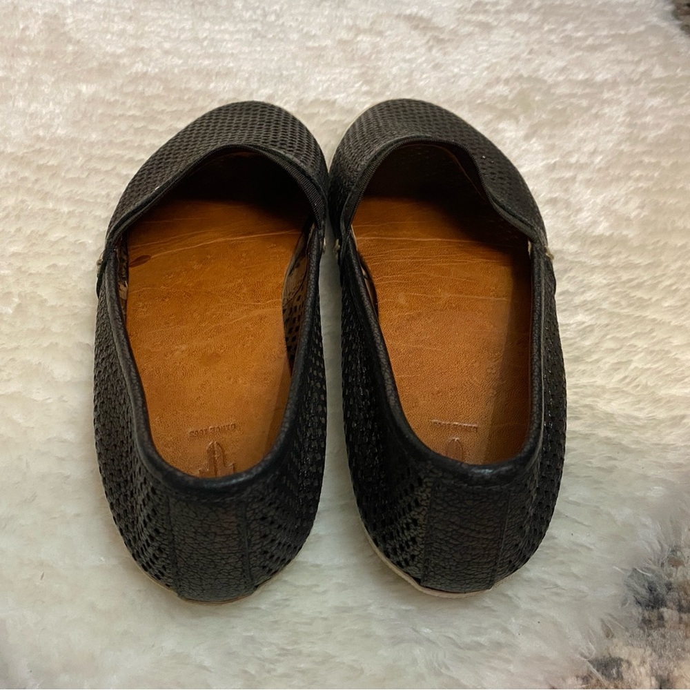Frye Black Melanie Leather Flats - Picture 4 of 6